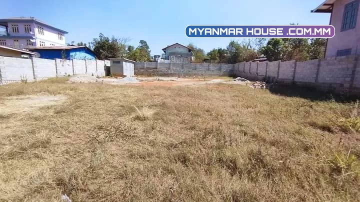 တည်နေရာ _ အောင်ပန်းမြို့၊ ကလောမြို့နယ်(ခရိုင်) အကျယ်အဝန်း _ ၇၅' × ၁၁၀'  ပိုင်ဆိုင်မှု _ စာချုပ် (ခိုင်မာ) မြို့မြေ ၊ မြေစာရင်းပုံစံ ၁၀၅/#ဈေးနှုန်း _ ၁၂၀၀ သိန်း (ညှိ)